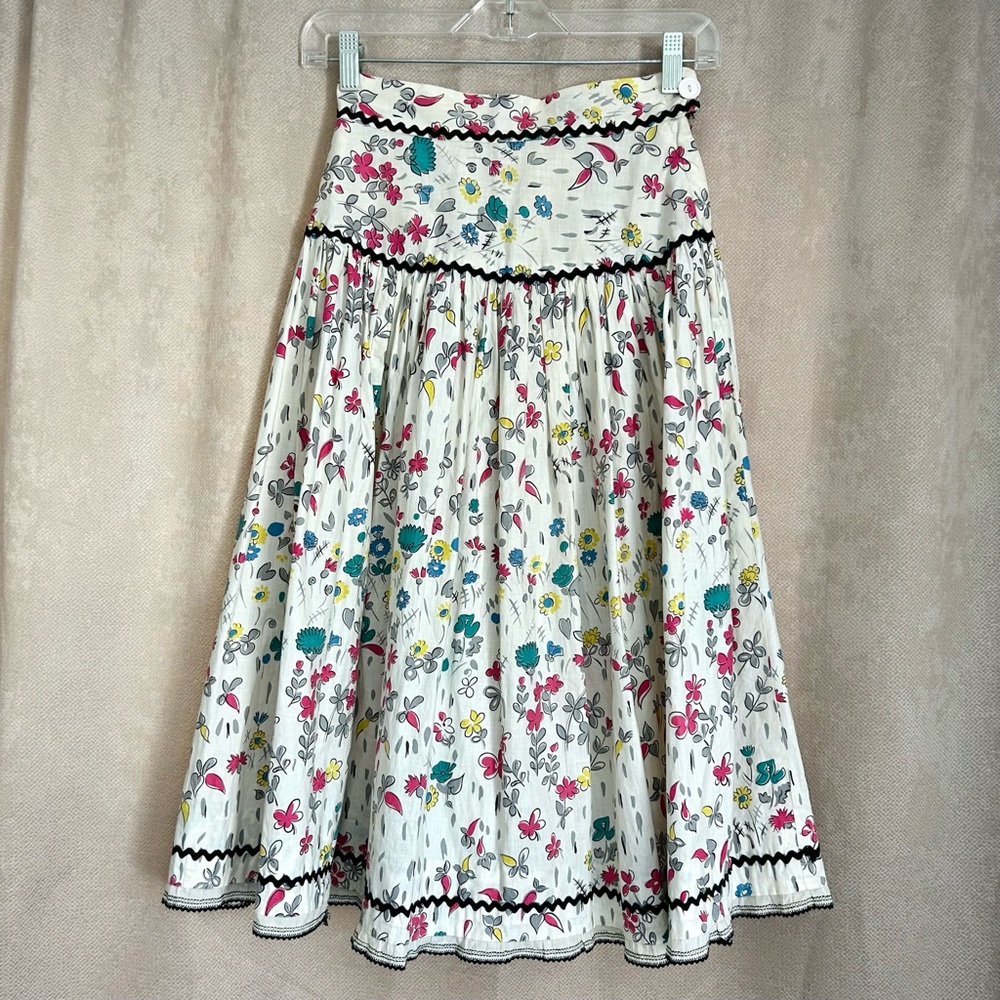 Vintage “rainy day” floral rickrack circle skirt XS